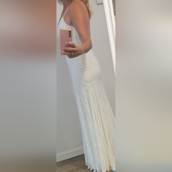 Beautiful ivory dress - Picture 4 of 8